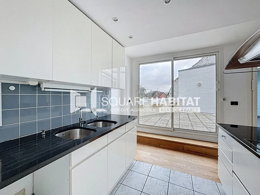 Köök - Charming 3-Bed Flat with Veranda in Ronchin