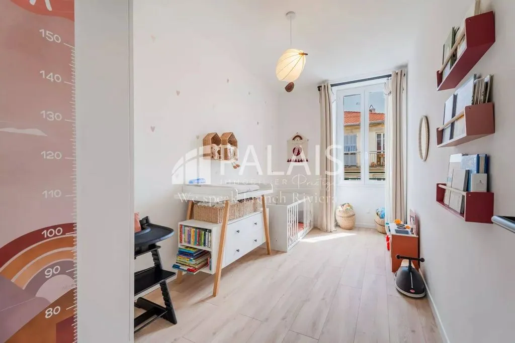 Chambres - Appartement 3 Pièces en Centre-ville de Nice