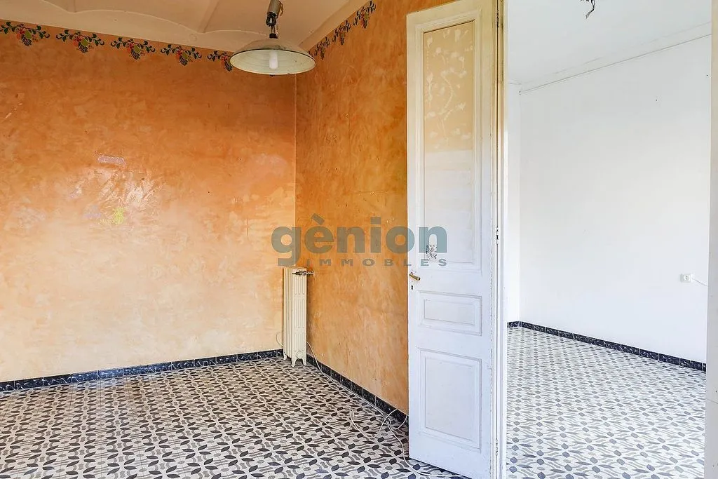 Toad - Historic Flat with Balcony in Girona Centre