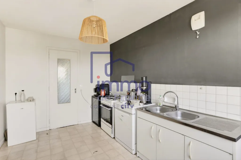Cucina - Flat with Balcony in Caluire, Montessuy