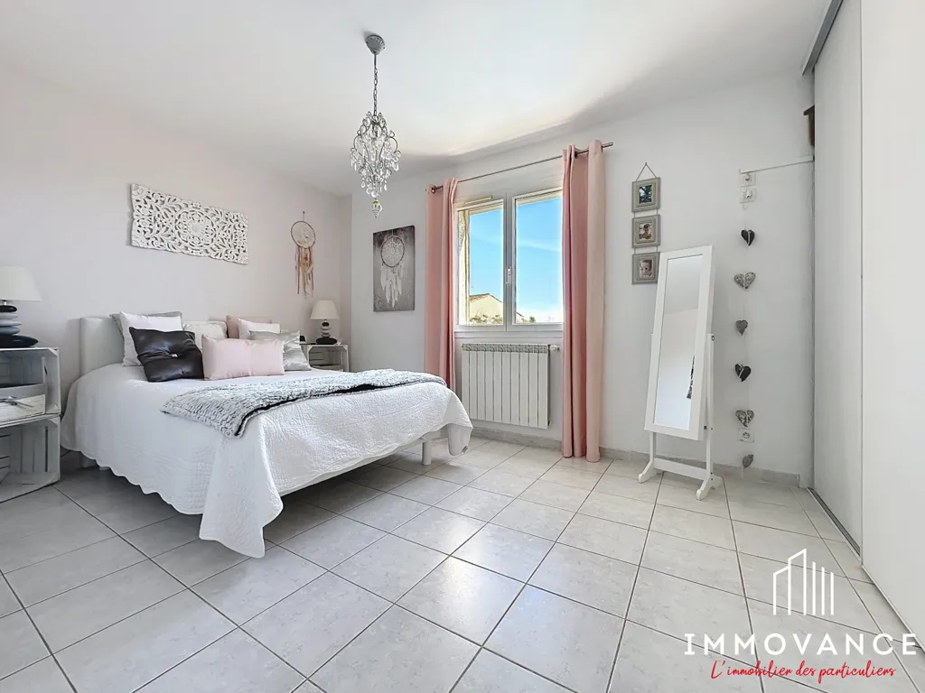 Camere da letto - Semi-detached Villa with Pool in Quiet Area
