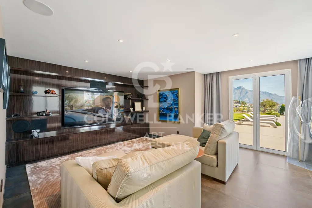 Elutuba - Contemporary Mediterranean Villa with Panoramic Views in Benahavís