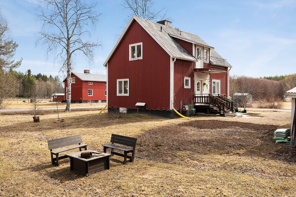 Aed - 1934 Villa with Garden in Munksund
