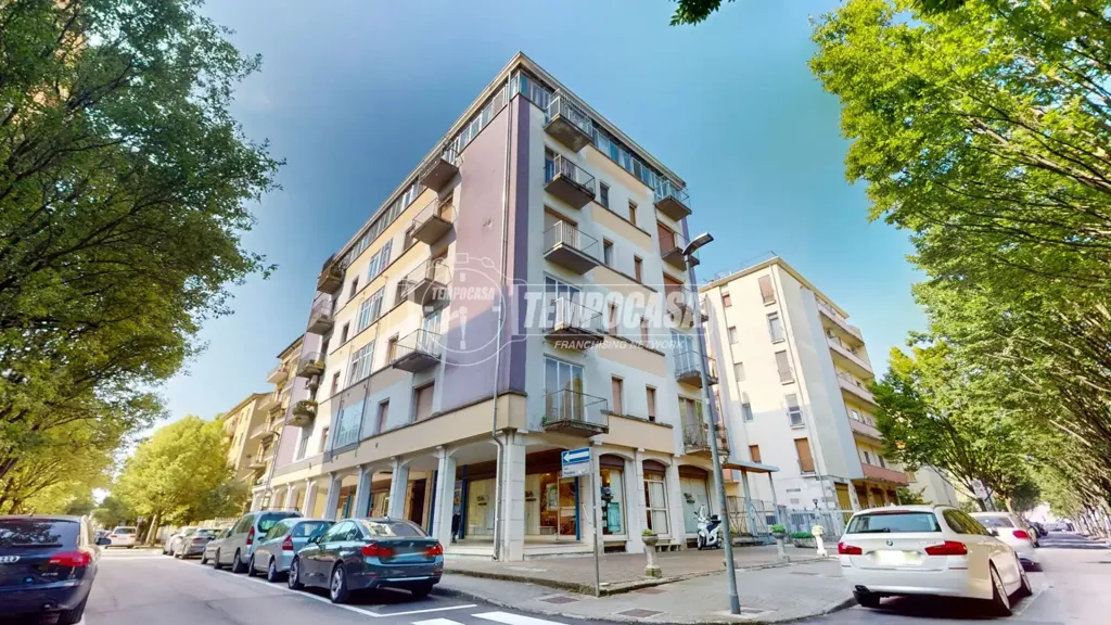Exterior - Modern Apartment with Balcony in Mantova