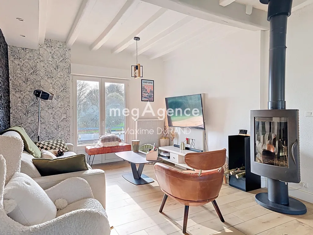 Séjour - Maison Rénovée avec Piscine à Cholet