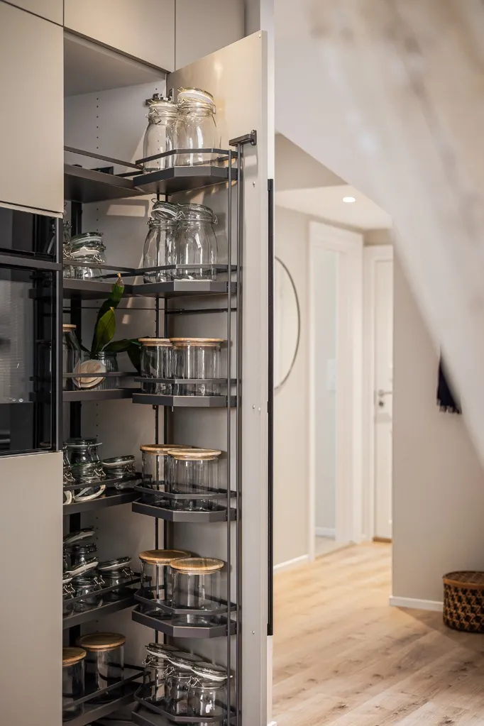 Cucina - Modernised Penthouse with Balconies in Nygårdshøyden
