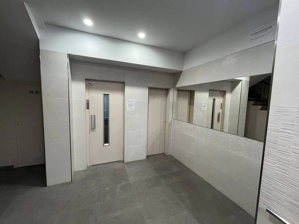 Hallway - 1-Bedroom Flat with Balcony in Girona Centre