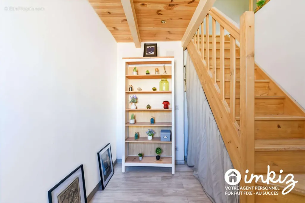 Pièces - Triplex Rénové avec Vue Panoramique à Biot