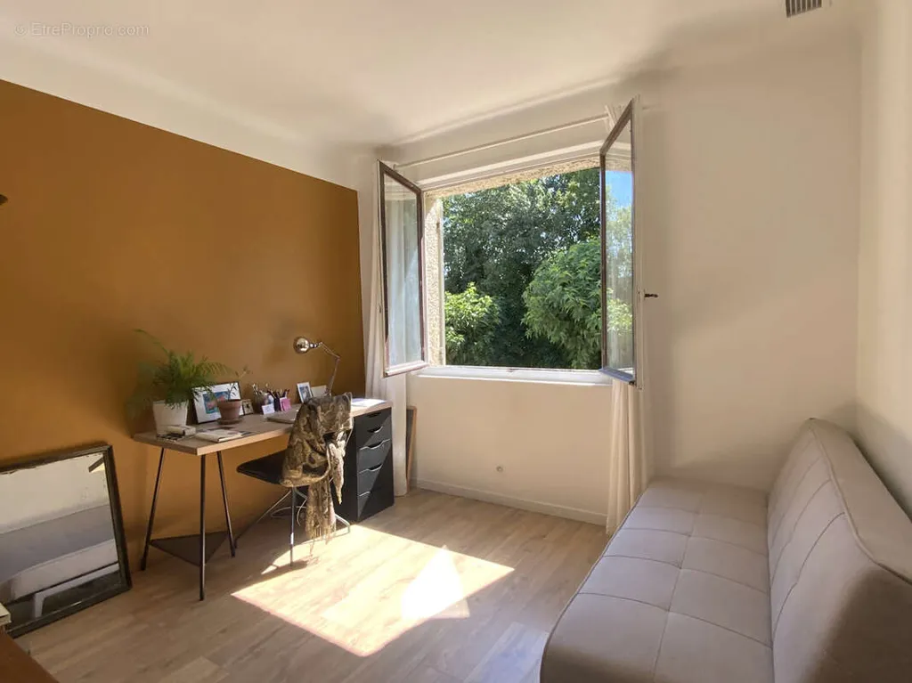 Bureau - Maison avec Piscine et Vue Jardin à Uzès