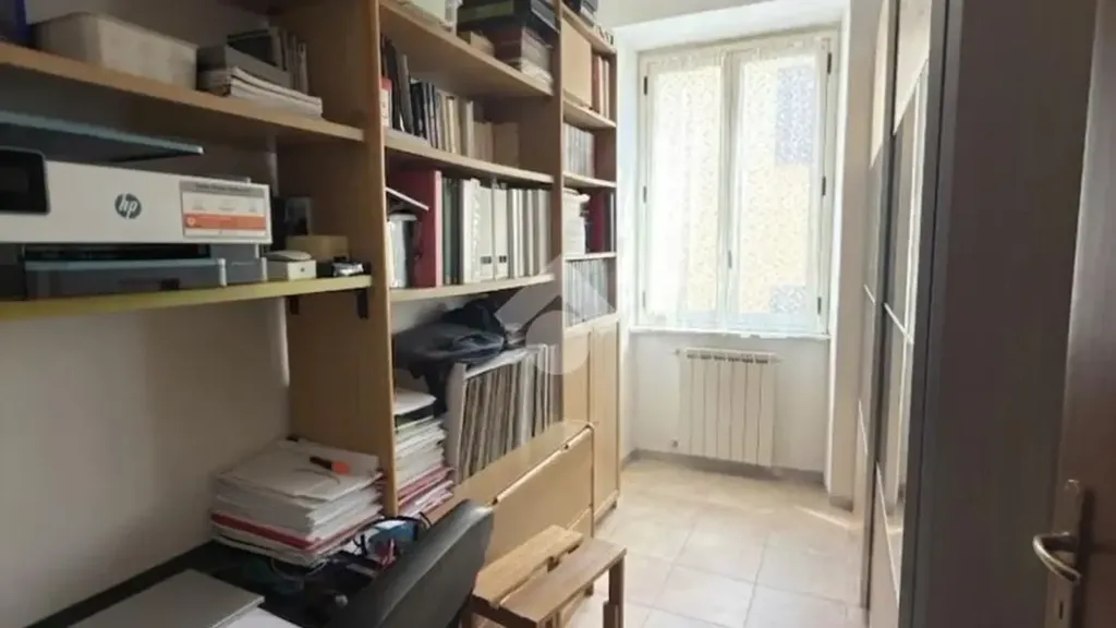 Bureau - Apartment with Terrace in Rocca Priora
