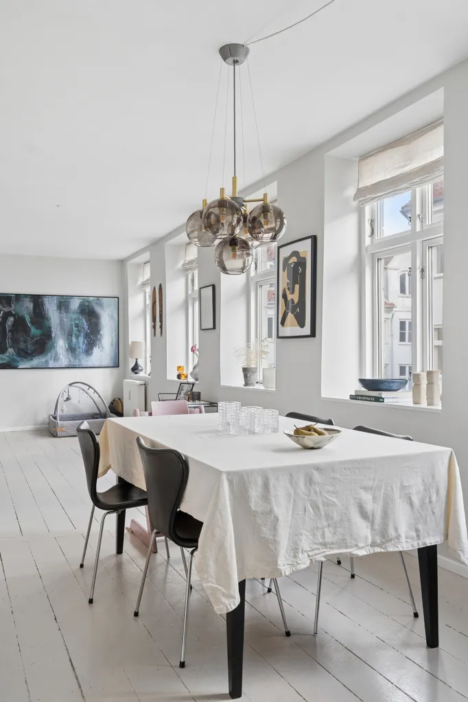 Söögituba - Apartment with Fireplace in Copenhagen