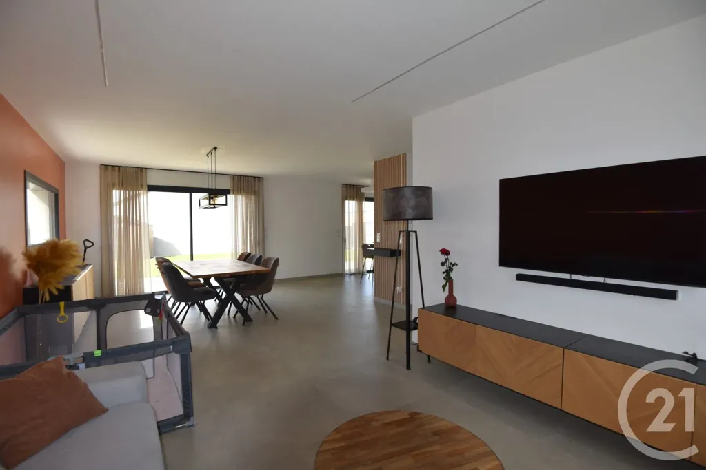 Séjour - Maison Récemment Construite avec Terrasse à Breistroff-la-Grande