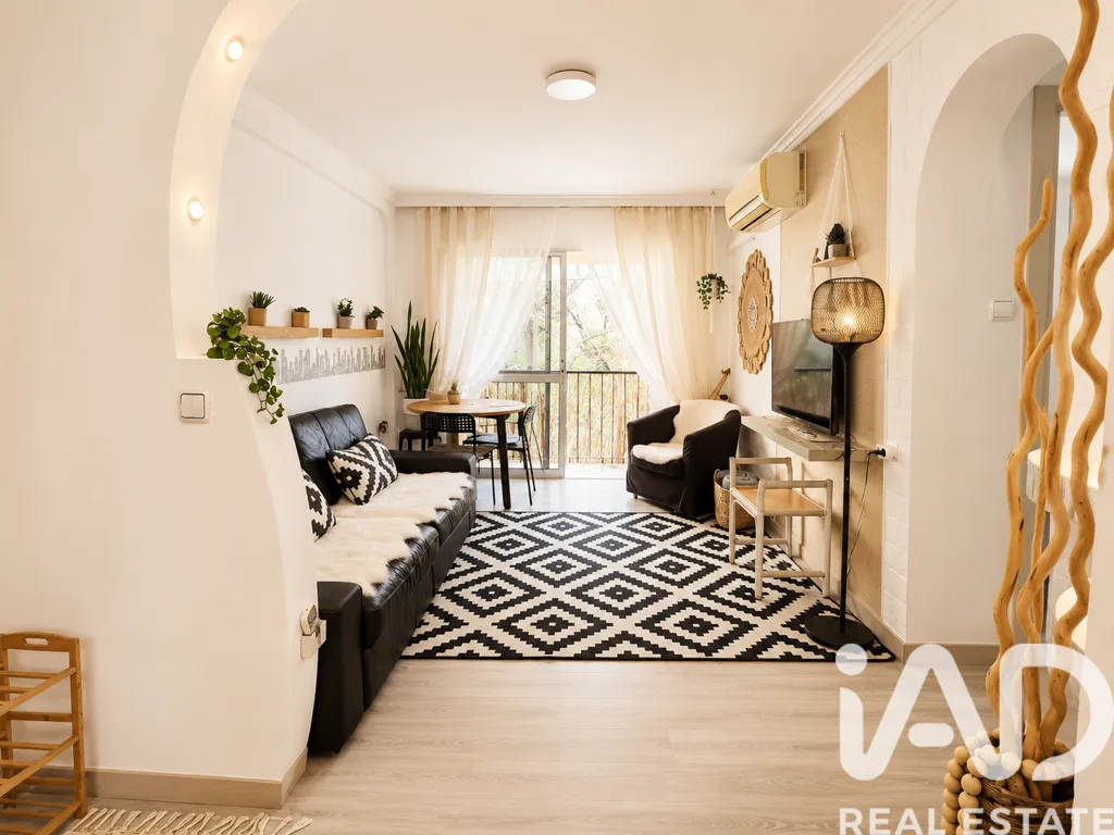 Living Room - Apartment with Garden and Sea View in Málaga