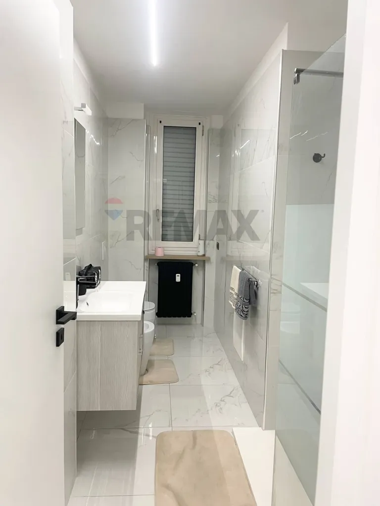 Salles de bain - Renovated Apartment with Balconies in Voghera