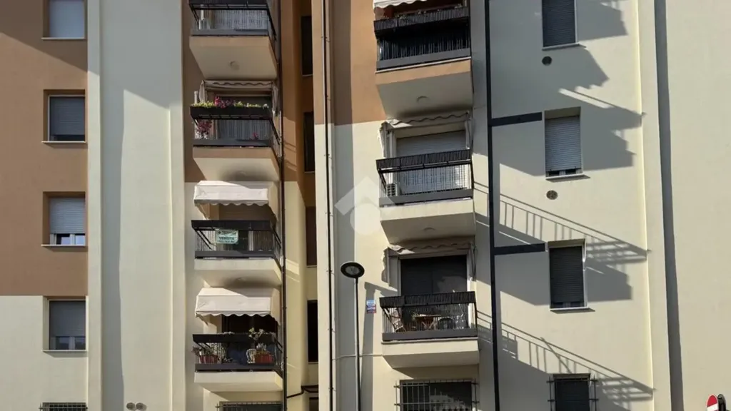 Välivaade - 4-Room Apartment with Balcony in Ferrara