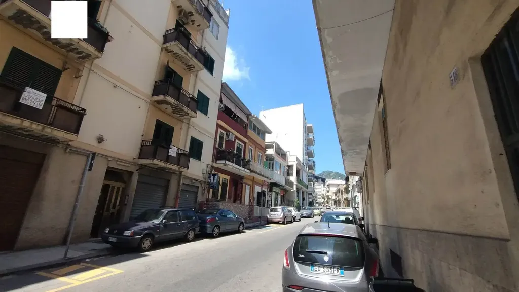 Välivaade - Three-Storey Flats with Balcony in Messina