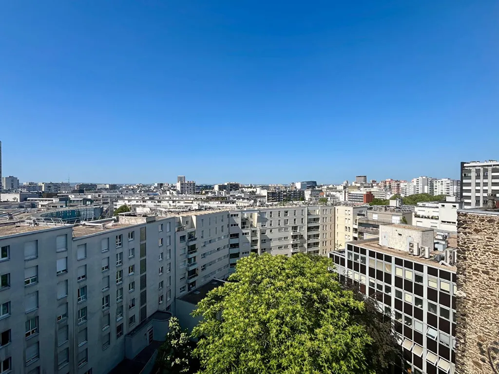 Balcone - 4-Bedroom Parisian Flat with Courtyard View