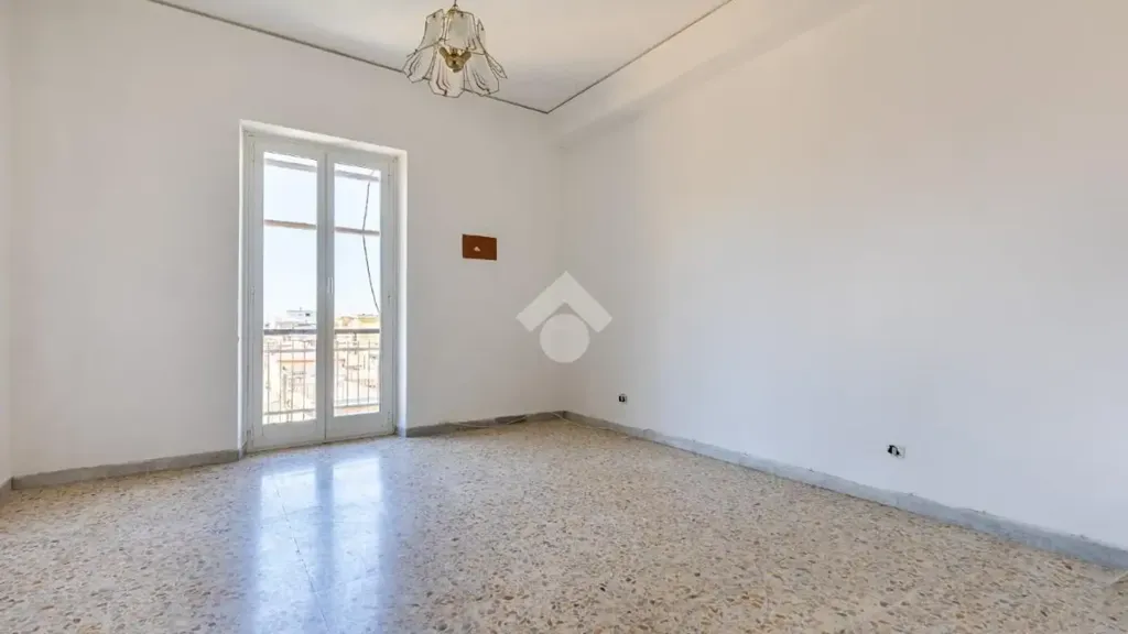 Pièces - Two-Bedroom Apartment with Balcony in Rome