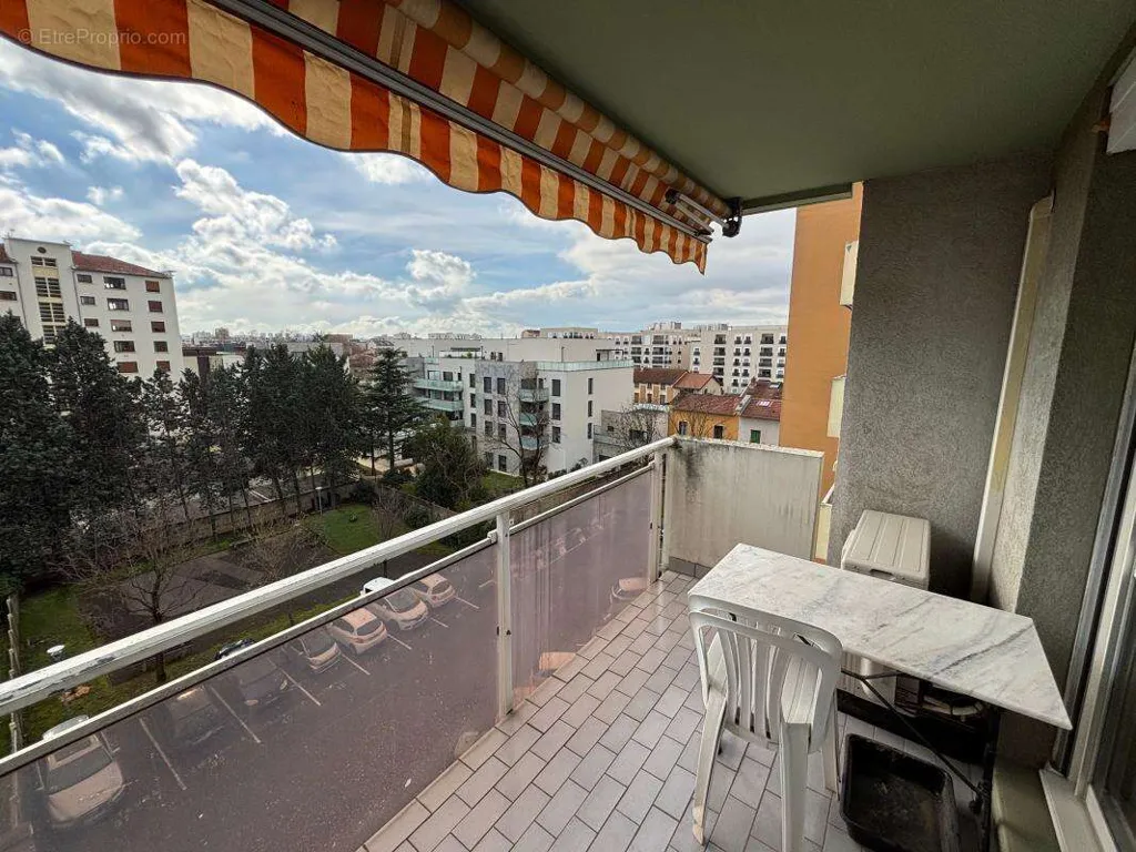 balcony