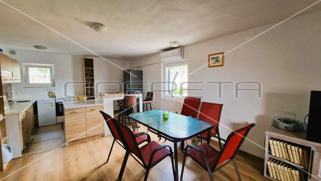 Salle à manger - House with Sea View and Pool in Kruševo