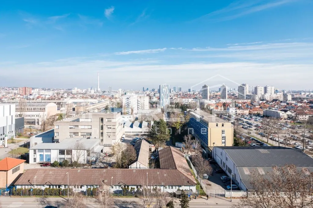 Toad - Three-bedroom Apartment with Central Heating in Zagreb