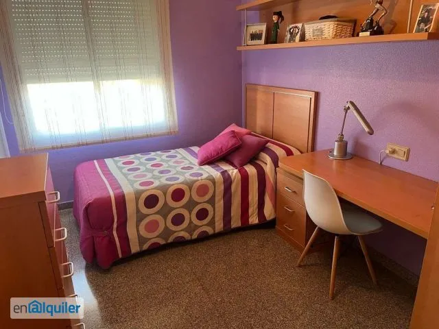 Chambres - Furnished Flat with Balcony in Almansa