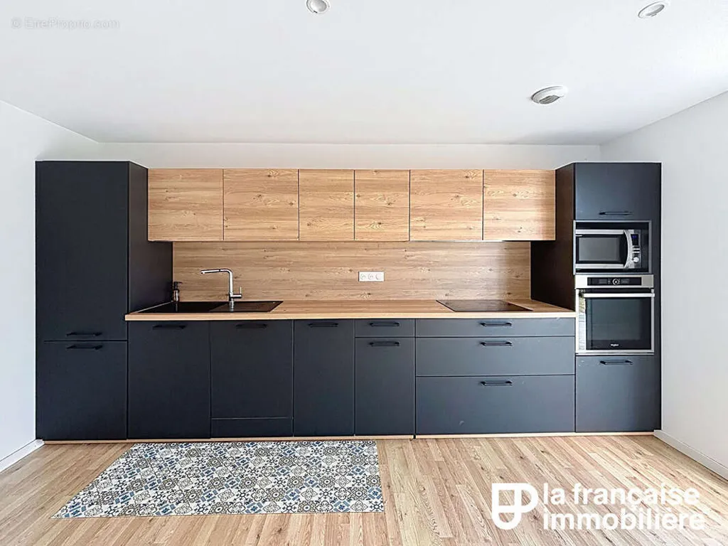 Cuisine - Maison Container Moderne avec Jardin à Thorigné-Fouillard