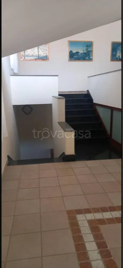 Entrée - Independent Villa with Dual Access in Parete
