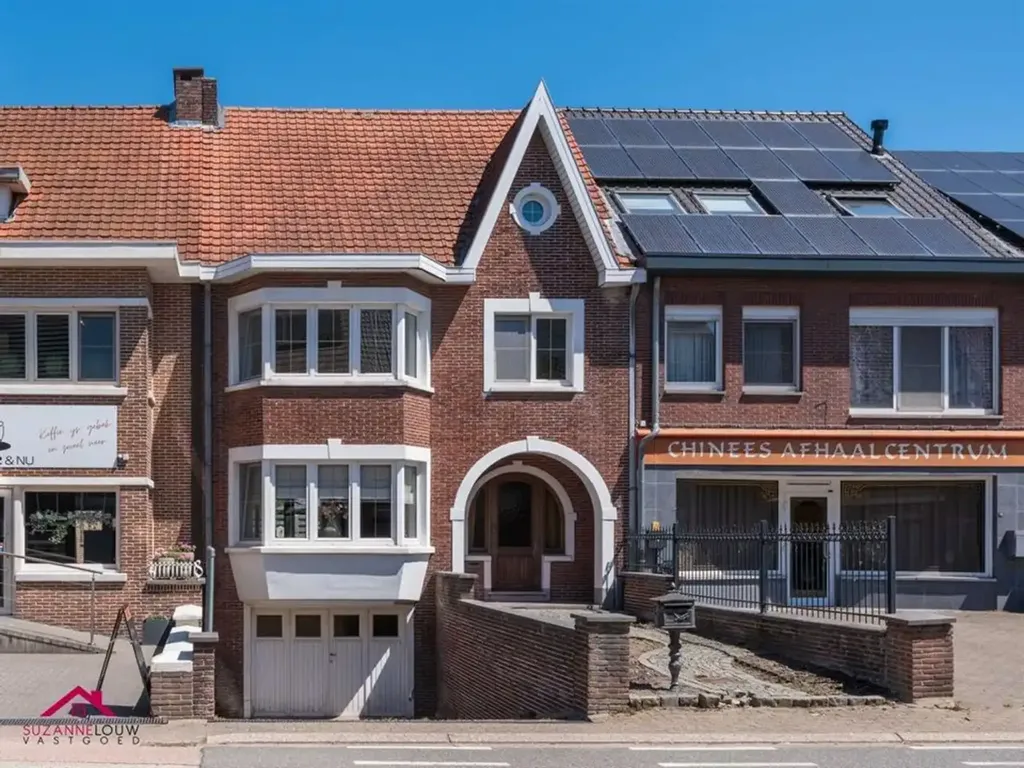 Esterno - Modernised House in Central Closed Development