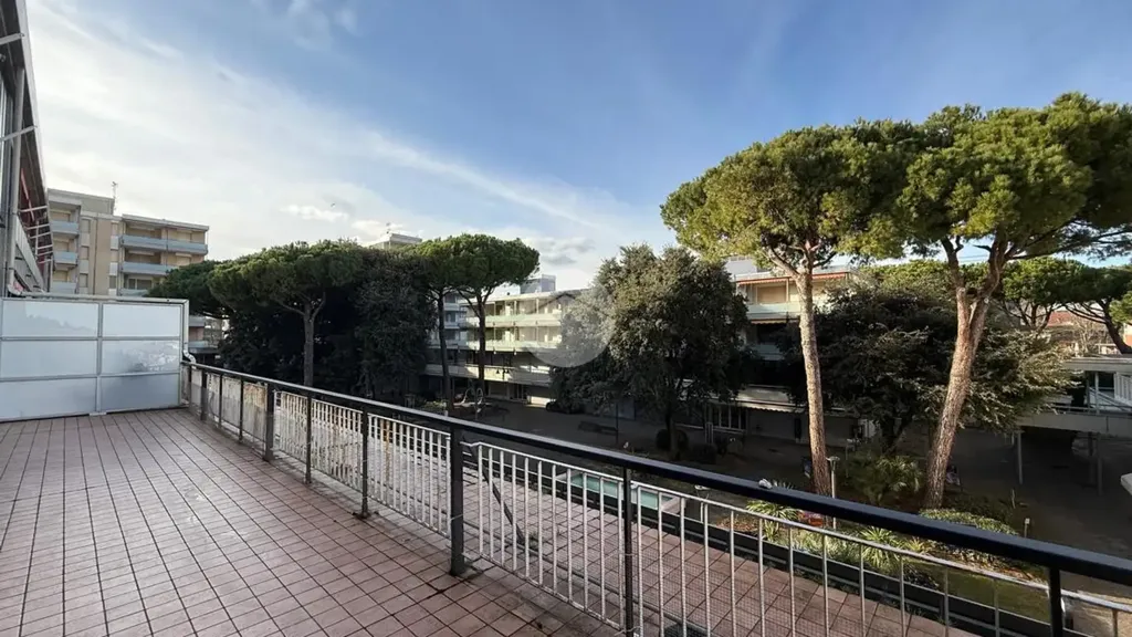 Rõdu - Triplex with Large Terrace in Pinarella, Cervia