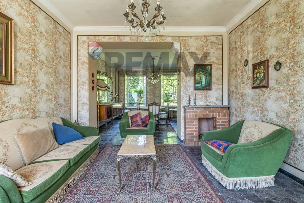 Living Room - Villa with Garden near Municipio