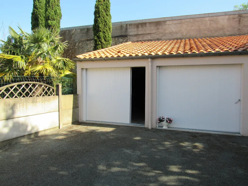 Extérieur - Maison de Plain-Pied en Centre-Ville à Chantonnay