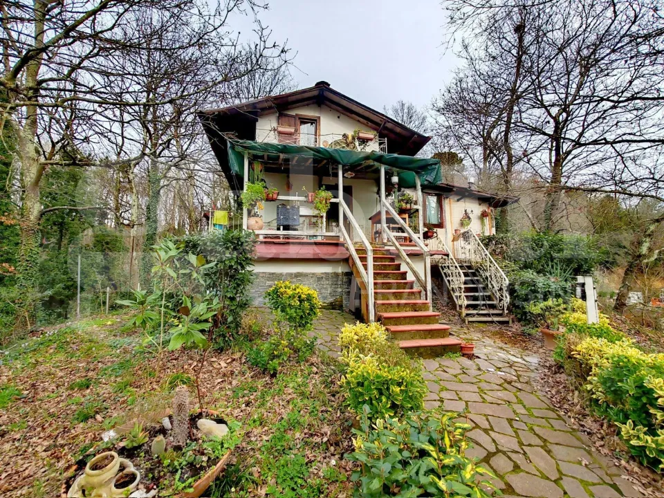 Välivaade - Rustic House with Garden in Collesalvetti
