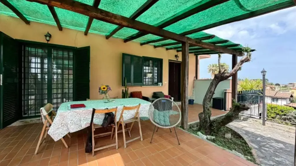 Terrace - Bifamiliar Villa with Private Garden in Rome