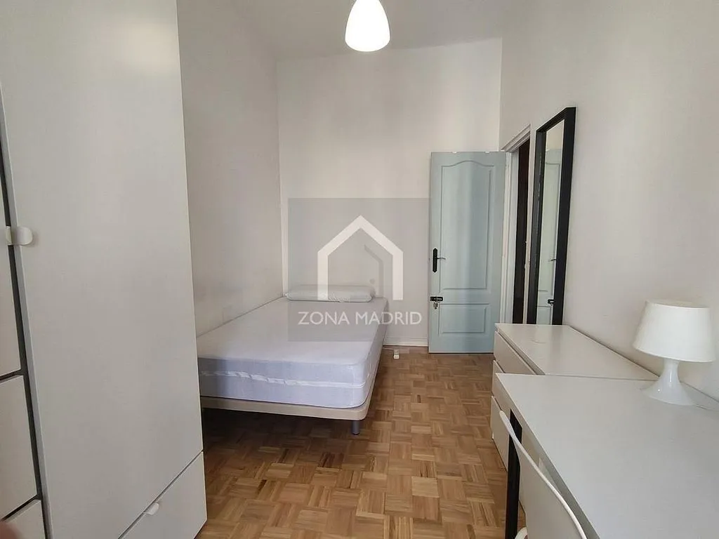 Chambres - Apartment with Balconies to Plaza de Chueca, Madrid