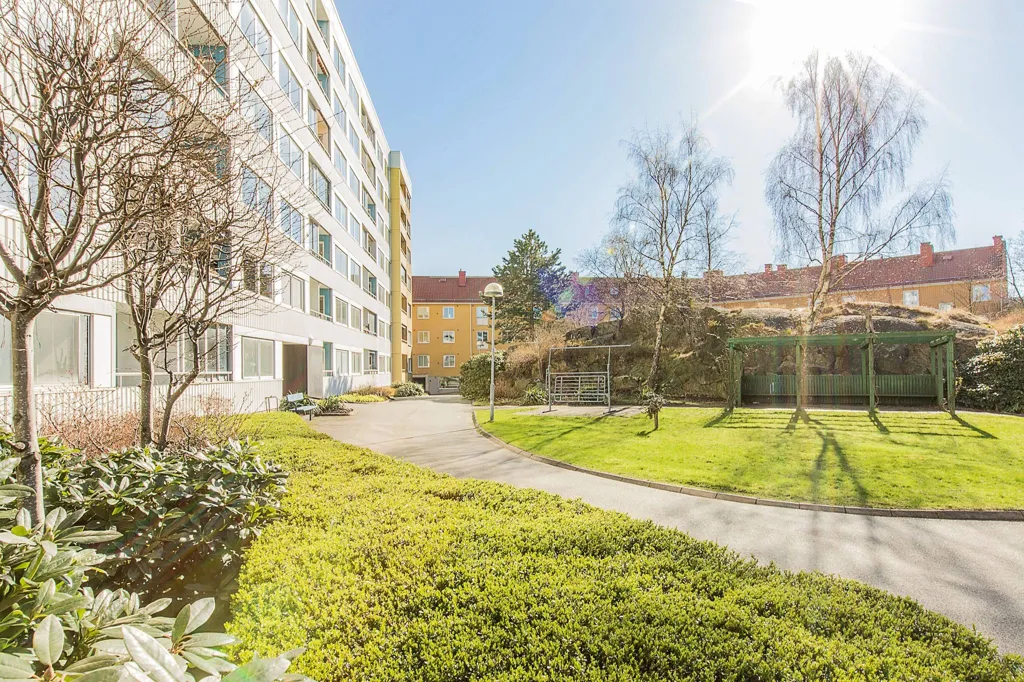 Jardin - Apartment with West-Facing Balcony in Majorna