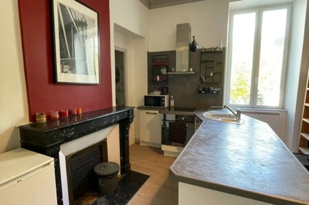 Cuisine - Studio au Centre de Grignan avec Hauteur sous Plafond
