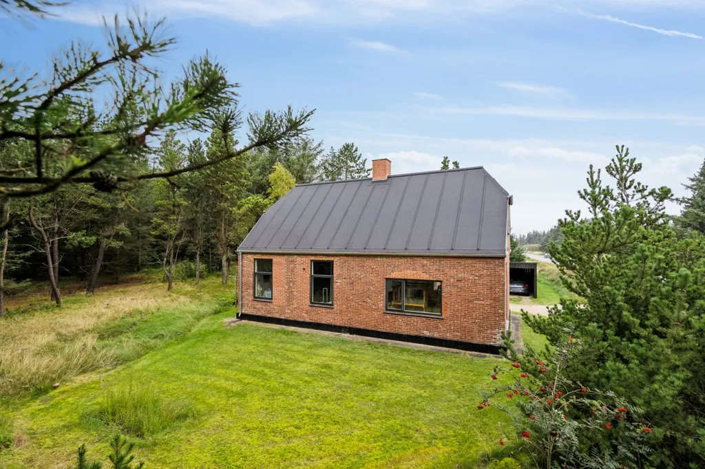 Extérieur - Renovated Red Brick Villa with Water View