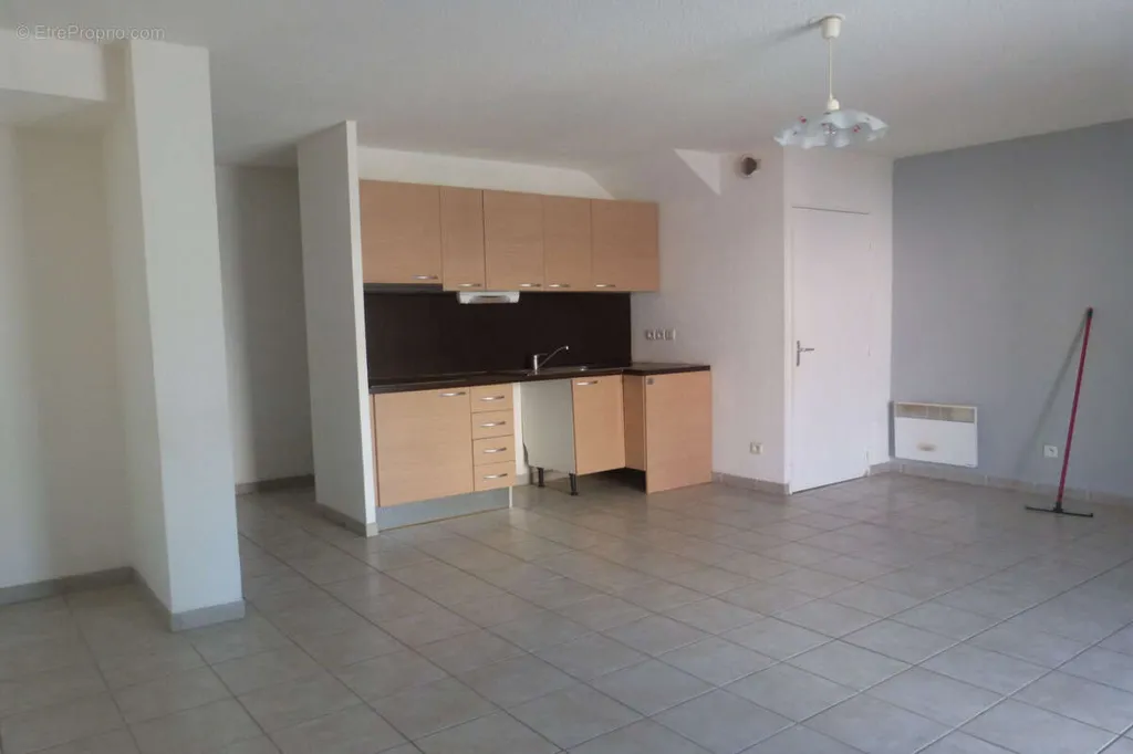 Kitchen - Terraced House with Garden in Lezignan