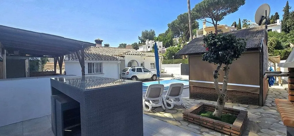 Piscine - Chalet with Pool and Terrace in Campo de Mijas