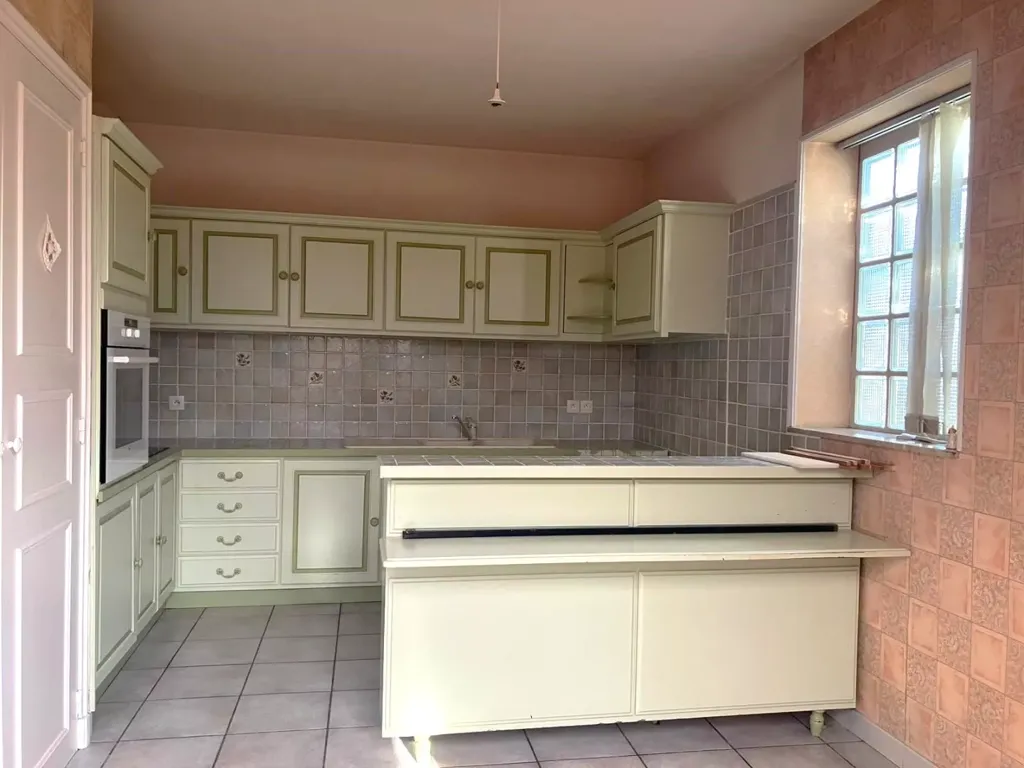 Cucina - Character House with Cathedral Ceiling in Quiet Area