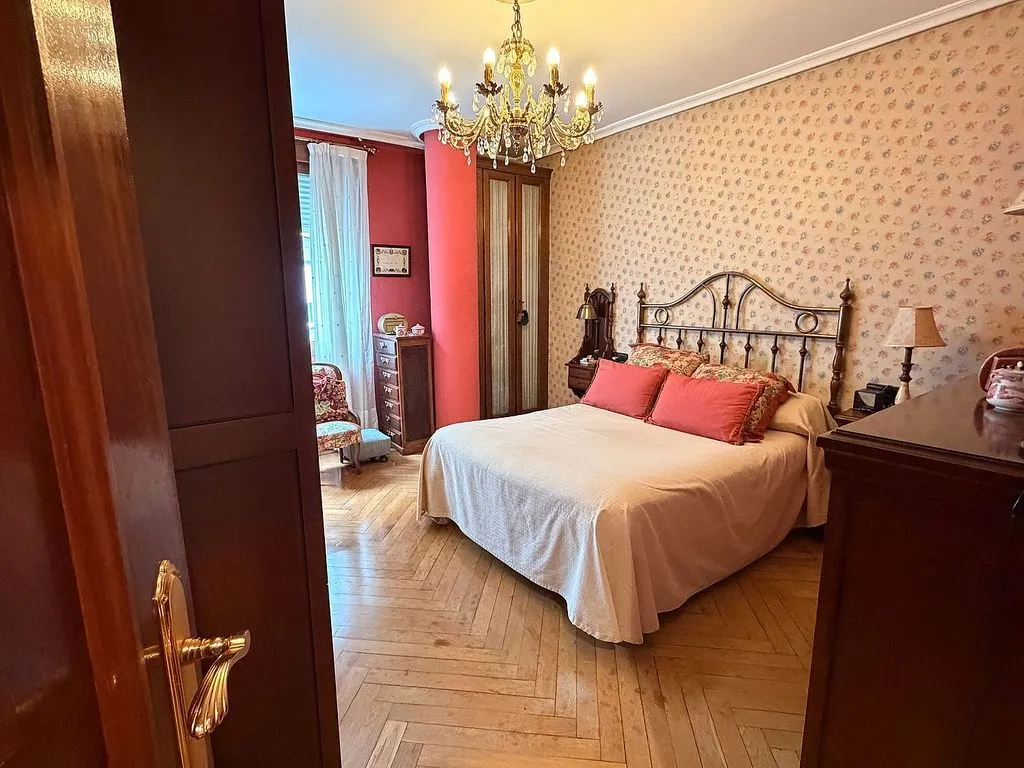 Camere da letto - Spacious Apartment with Dual Entrances in Mieres