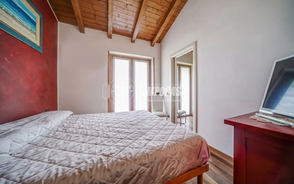 Chambres - Bifamiliar Villa with Garden in Somma Lombardo
