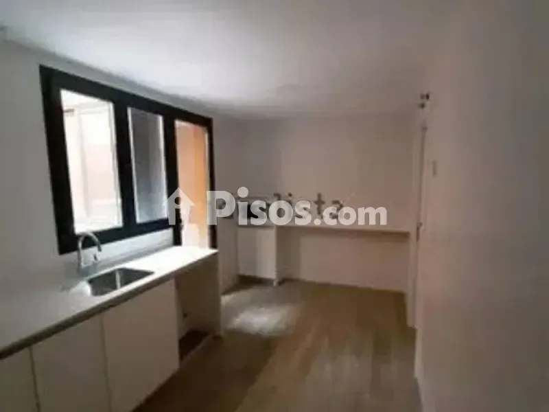 Köök - Modern Flat with Pool in City Centre