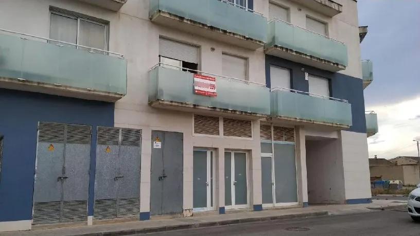 Välivaade - Storage Unit with Elevator in Deltebre