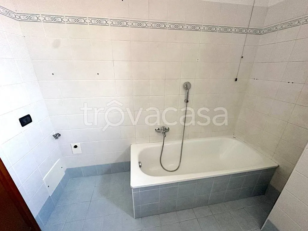 Salles de bain - Trilocale with Balcony in Piombino Dese