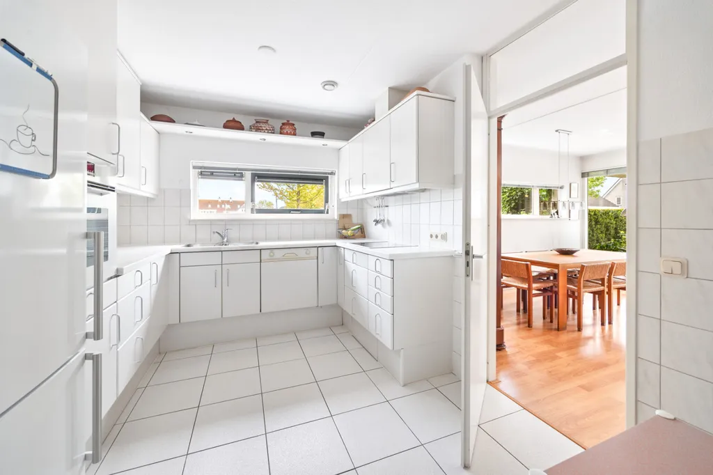 Cuisine - Villa with Water View in Leidschendam