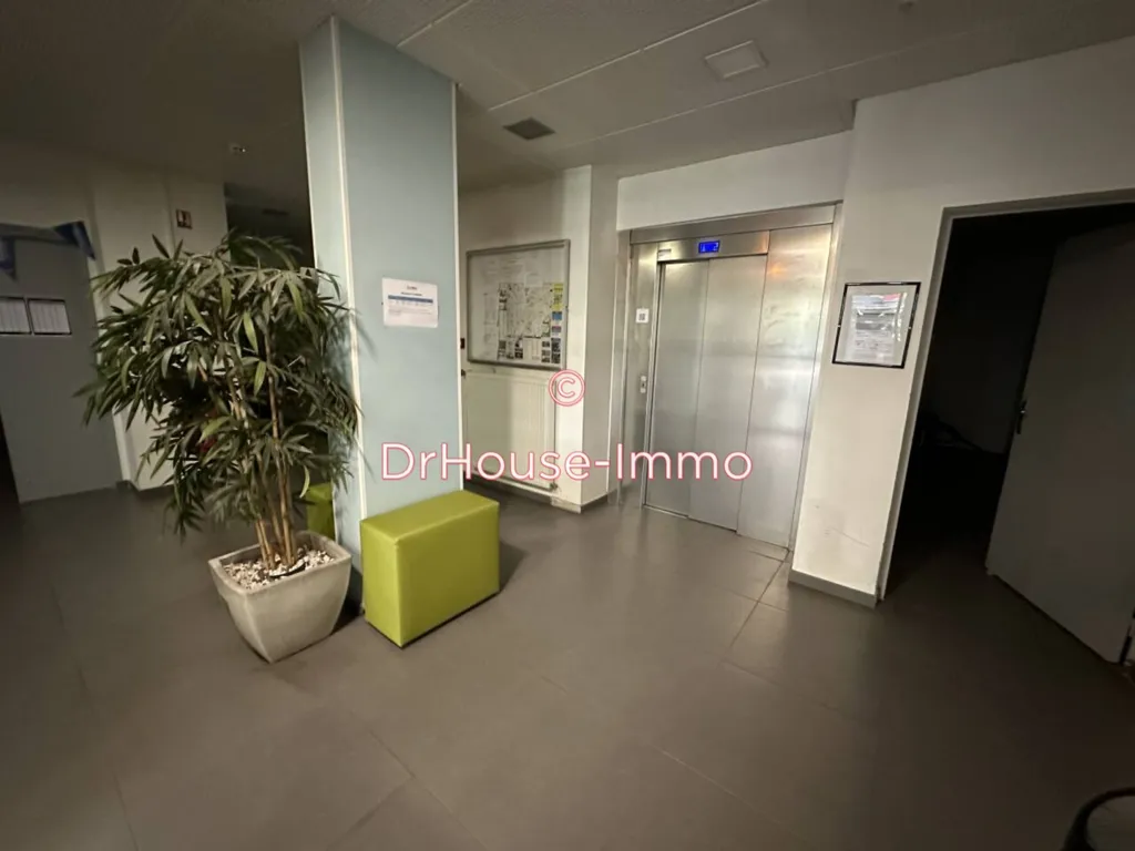 Entrée - Studio avec Balcon dans le Centre de Grenoble