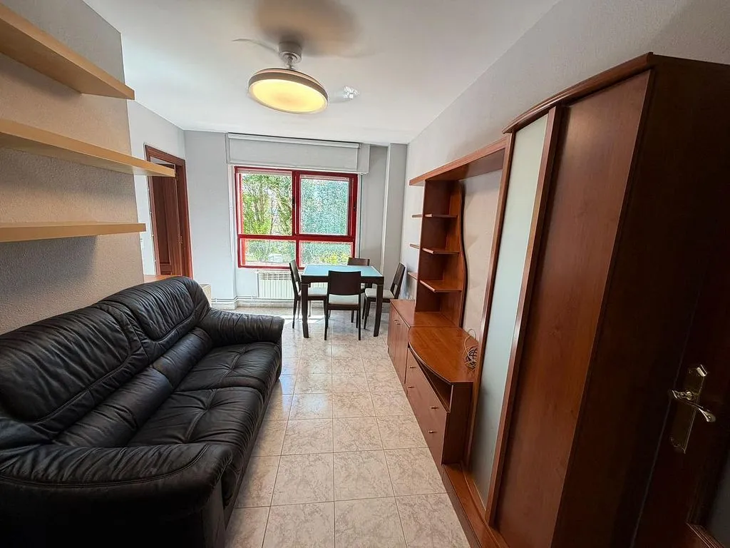 Séjour - Furnished Flat with Garage in Cigales