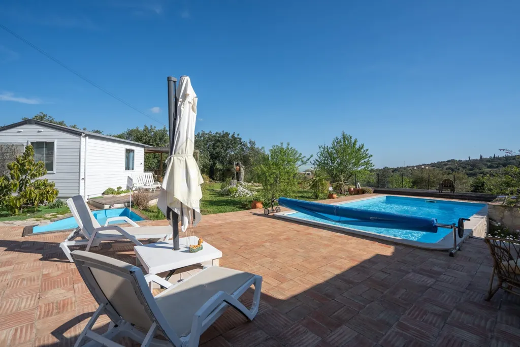 Piscine - Single-Storey Villa with Pool in Faro